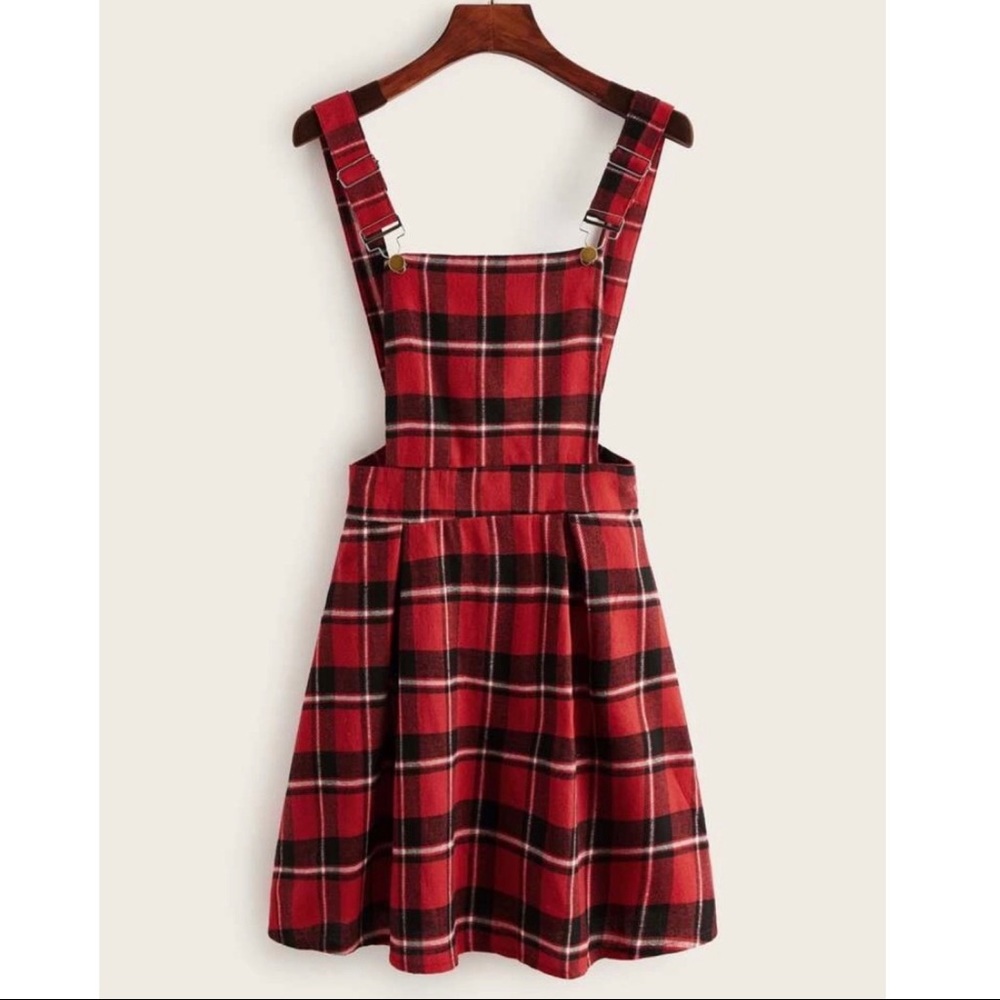 Women’s Plaid Pinafore Skater Dress Size Medium. Red Black Flannel. Like New